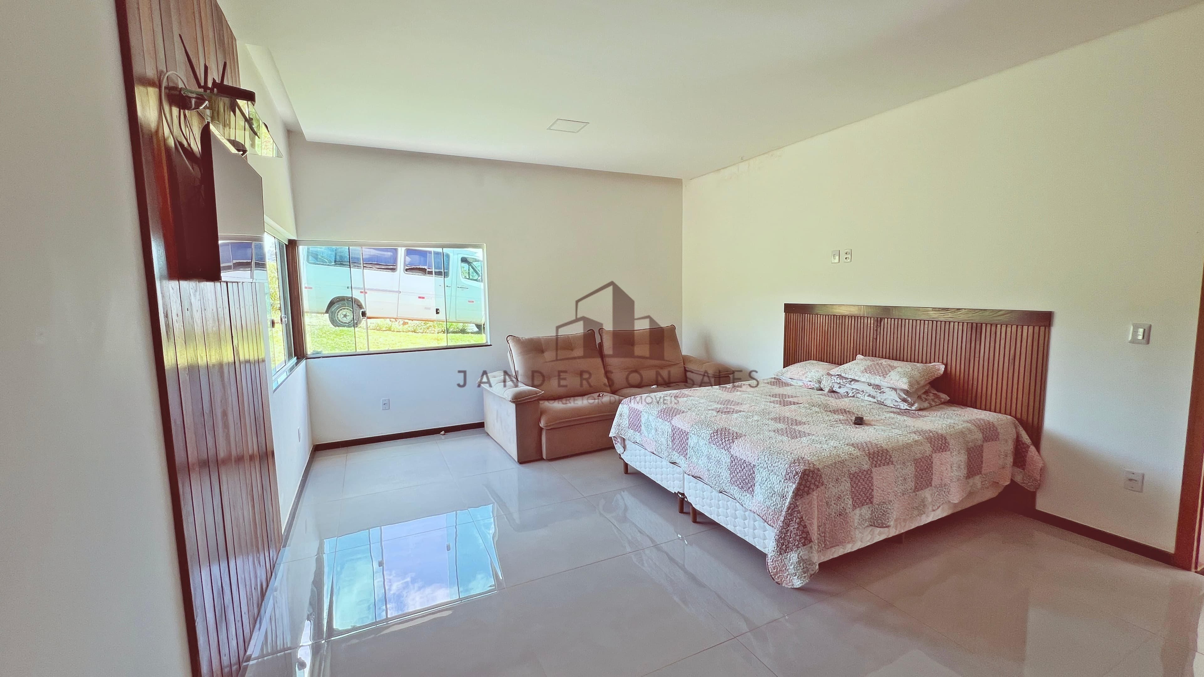 VENDE-SE CASA EM CONDOMÍNIO FECHADO